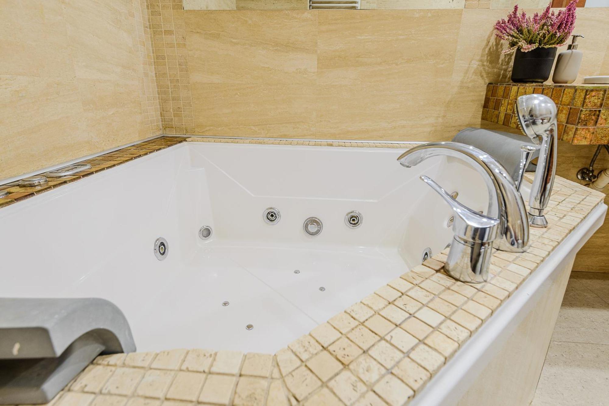 Lumina Luxury Apart With Jaccuzi On Sienkiewicza Street Łódź Extérieur photo